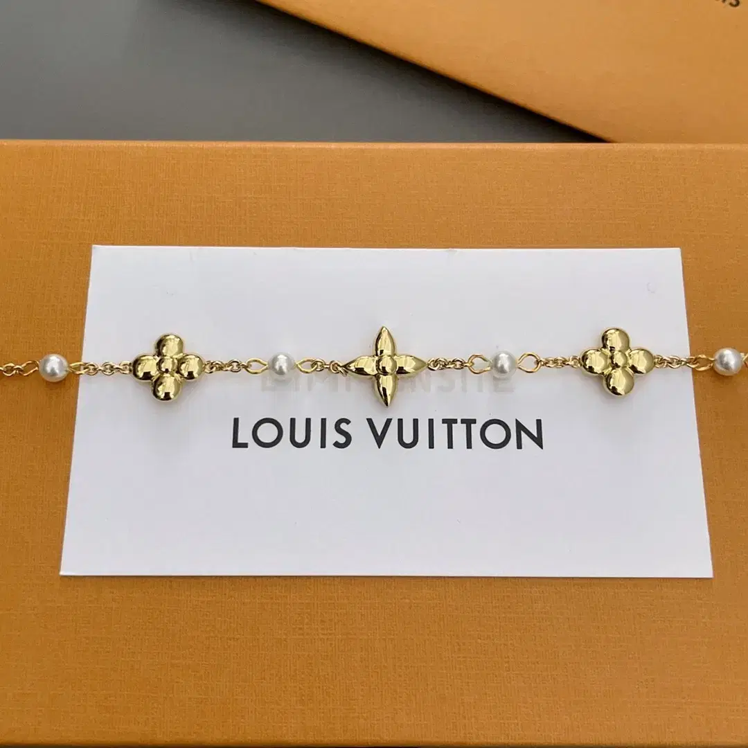 루이비통 Louis Vuitton 팔찌