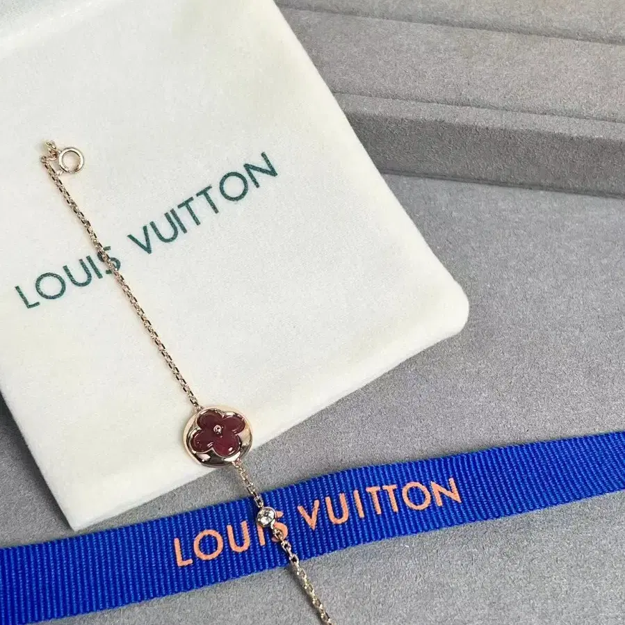 루이비통 Louis Vuitton 팔찌