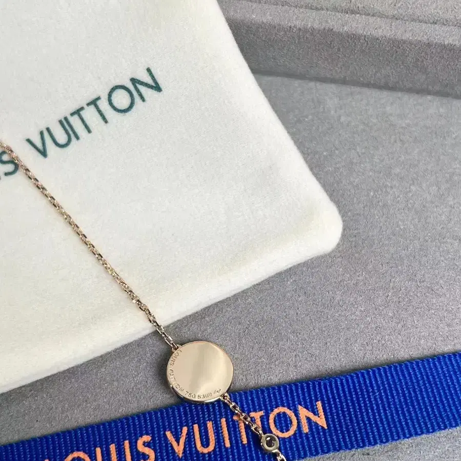 루이비통 Louis Vuitton 팔찌