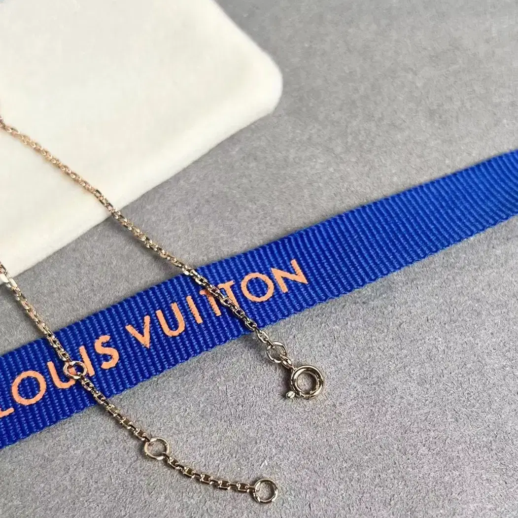 루이비통 Louis Vuitton 팔찌