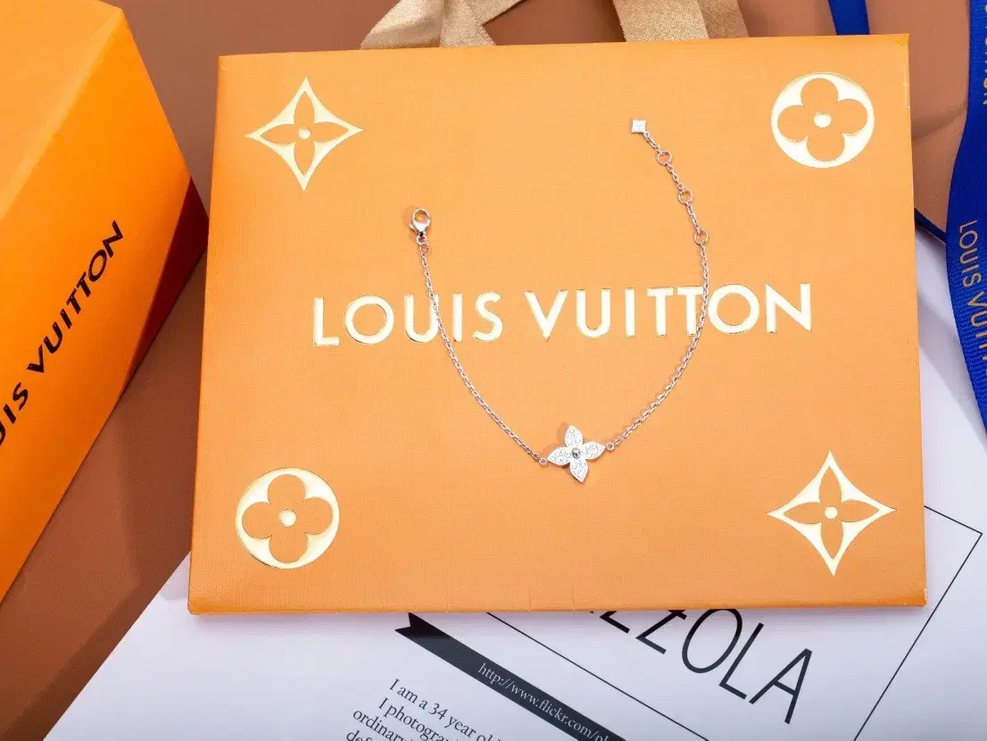 루이비통 Louis Vuitton 팔찌