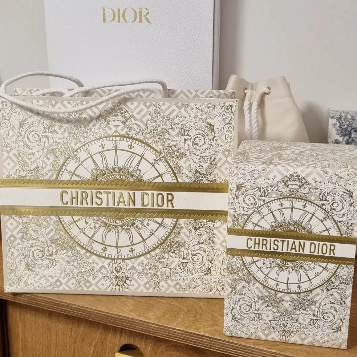 Dior 스노우볼