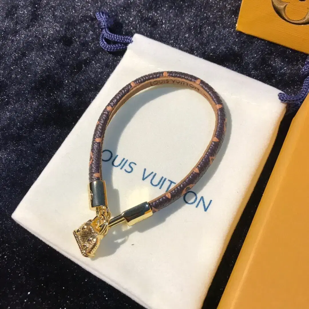 루이비통 Louis Vuitton 팔찌