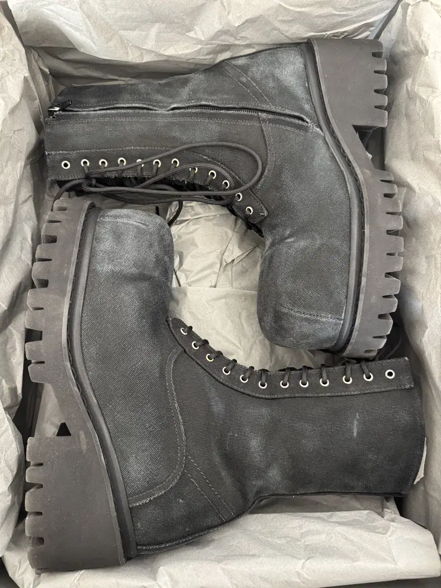 [39] Balenciaga Stomper Boots