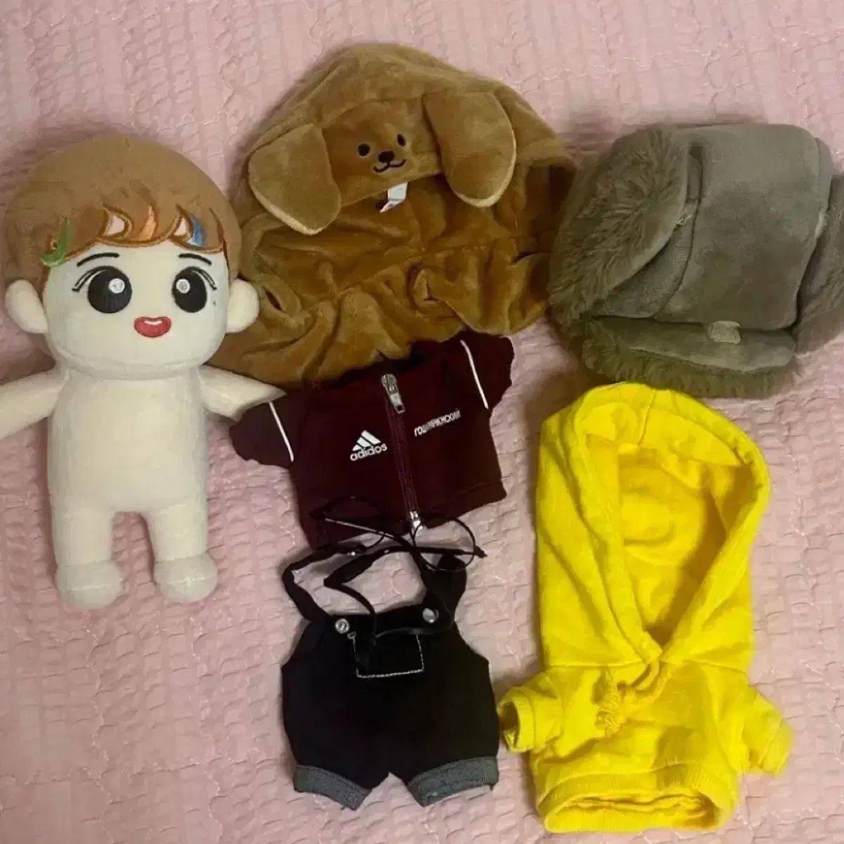 Quick sale price drops including clothes nct haechan doll Mudu Chan