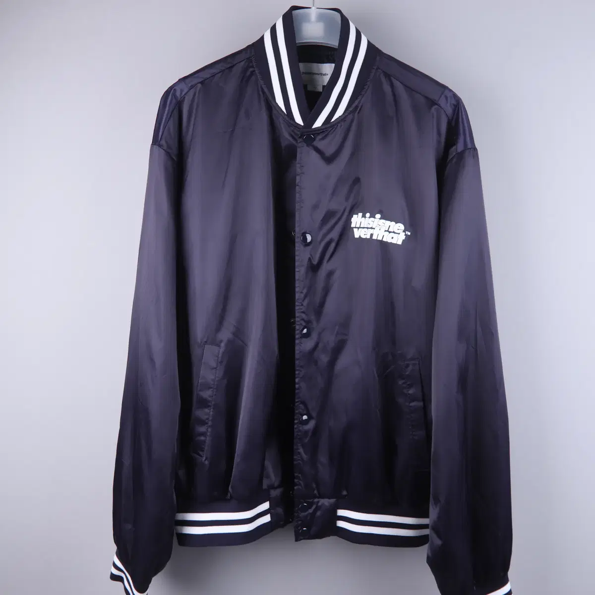 디스이즈네버댓 자켓 SatinVarsityJacketNavy (XL)