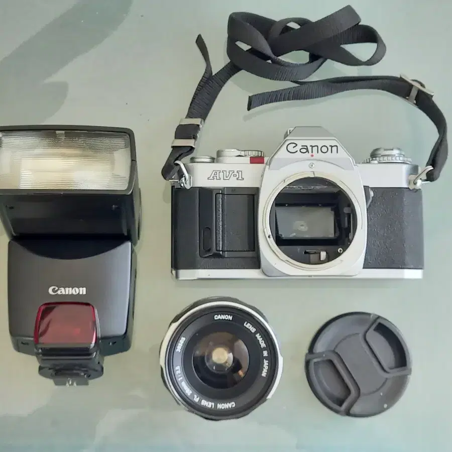 CANON 캐논 AV-1 필름카메라