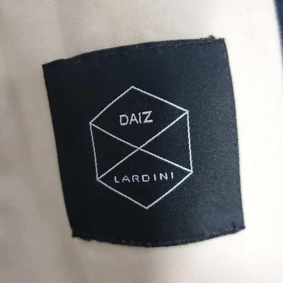 DAIZ X Lardini 라르디니 콜라보 코트