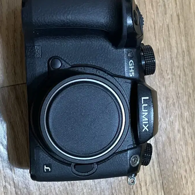 파나소닉 gh5, 카메라 기종 변경을 위해 내놓습니다