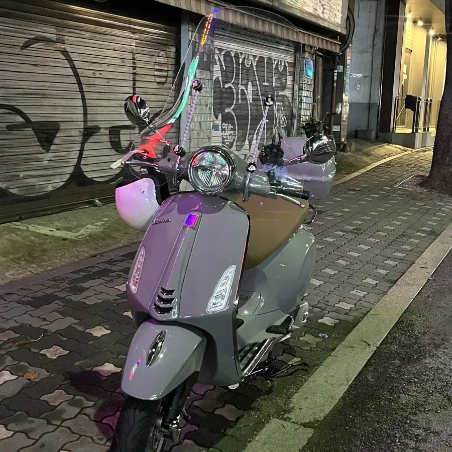 23년식 베스파 프리마베라 125cc 아비오그레이