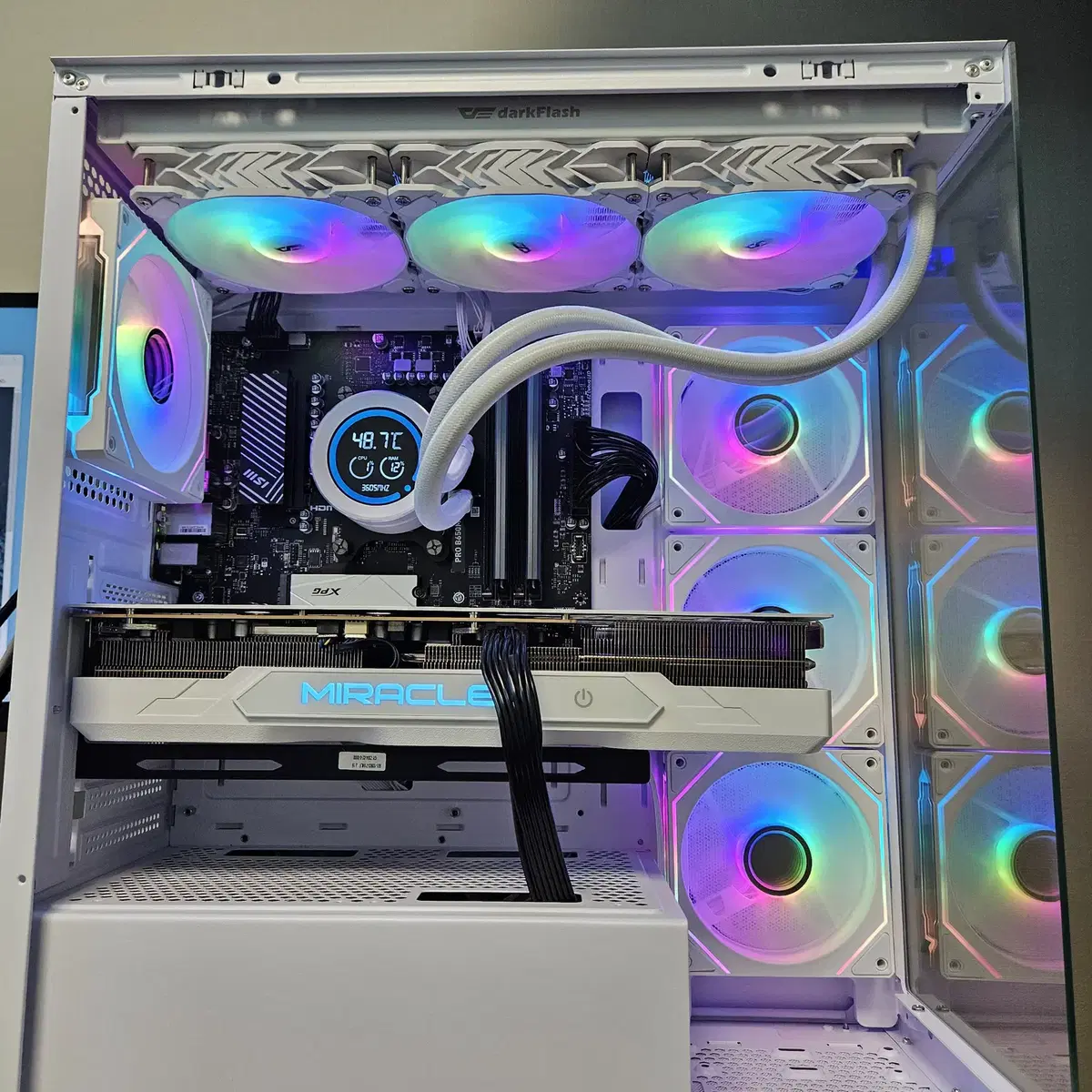 9800x3d, rtx4080 super 화이트 본체 (새상품)