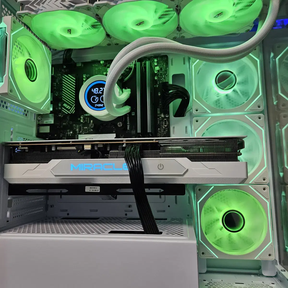 9800x3d, rtx4080 super 화이트 본체 (새상품)