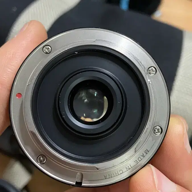 라오와 7.5mm f2.0 렌즈