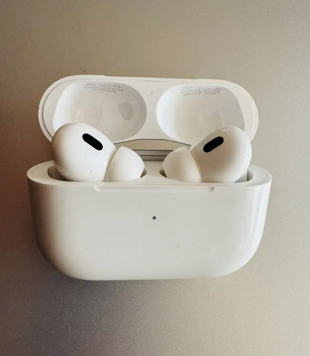 Apple AirPods Pro 2nd Generation Type C Warranty 25 Years 4 Months