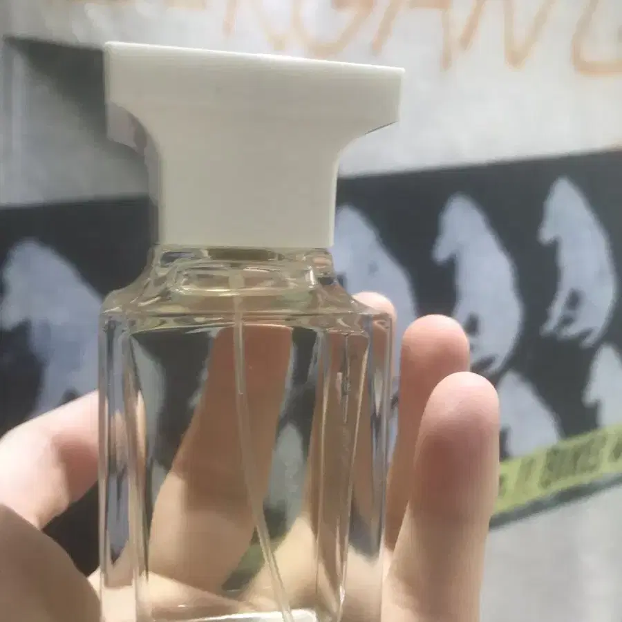 톰포드 화이트 스웨이드 50ml 판매합니다