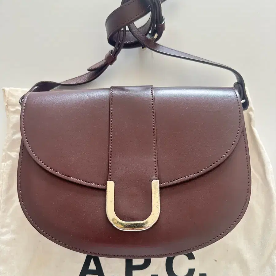 A.P.C. 아페쎄 숄더백