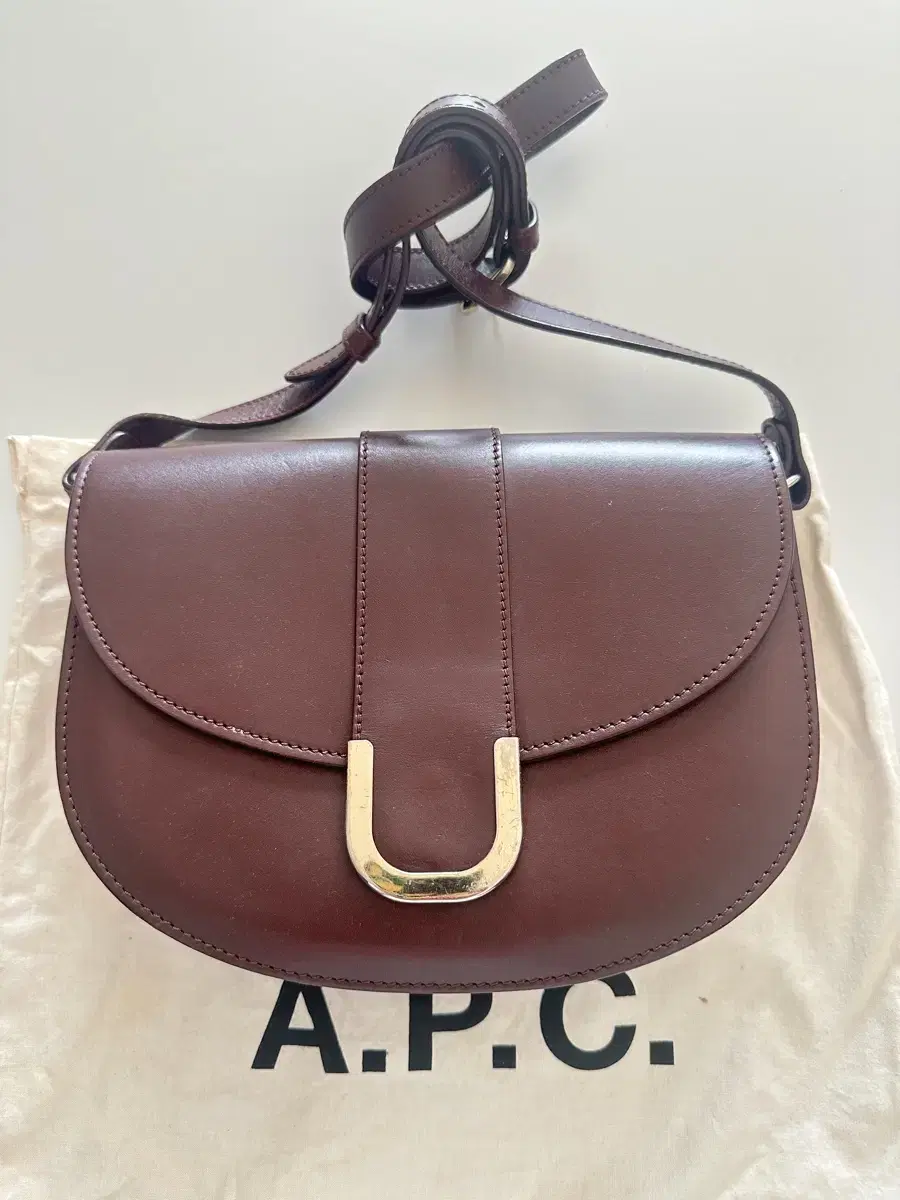 A.P.C. 아페쎄 숄더백