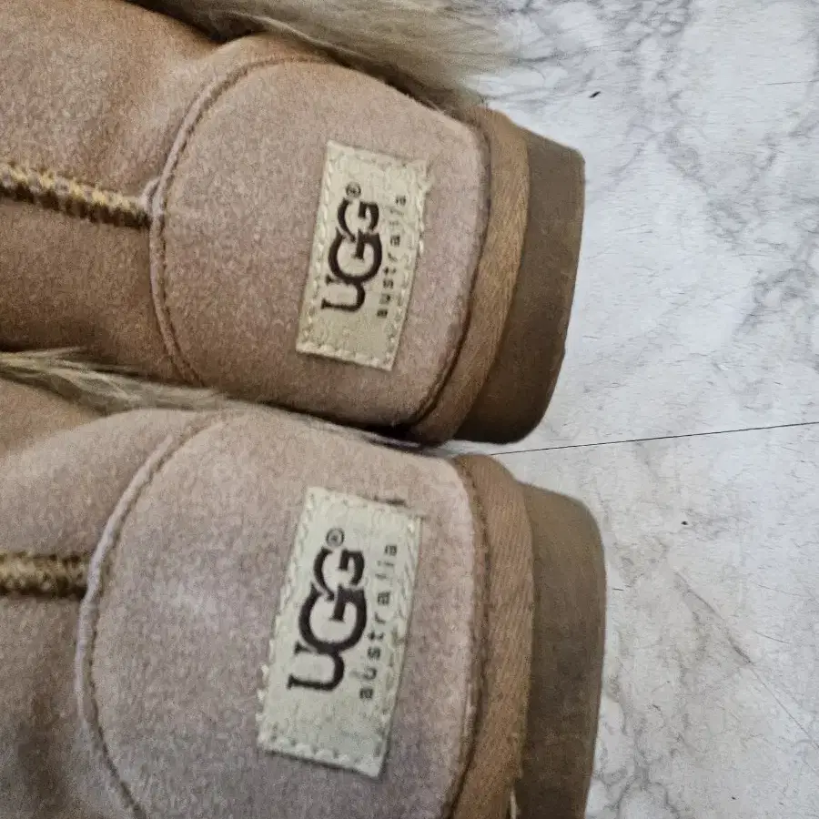 Ugg 천연라쿤퍼 부츠 6사이즈