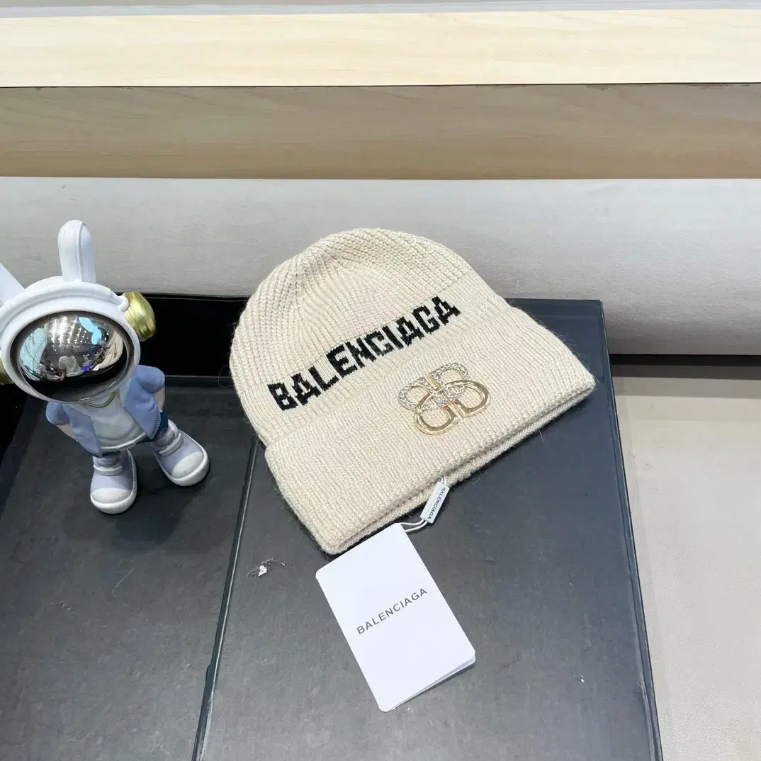 Balenciaga 모자