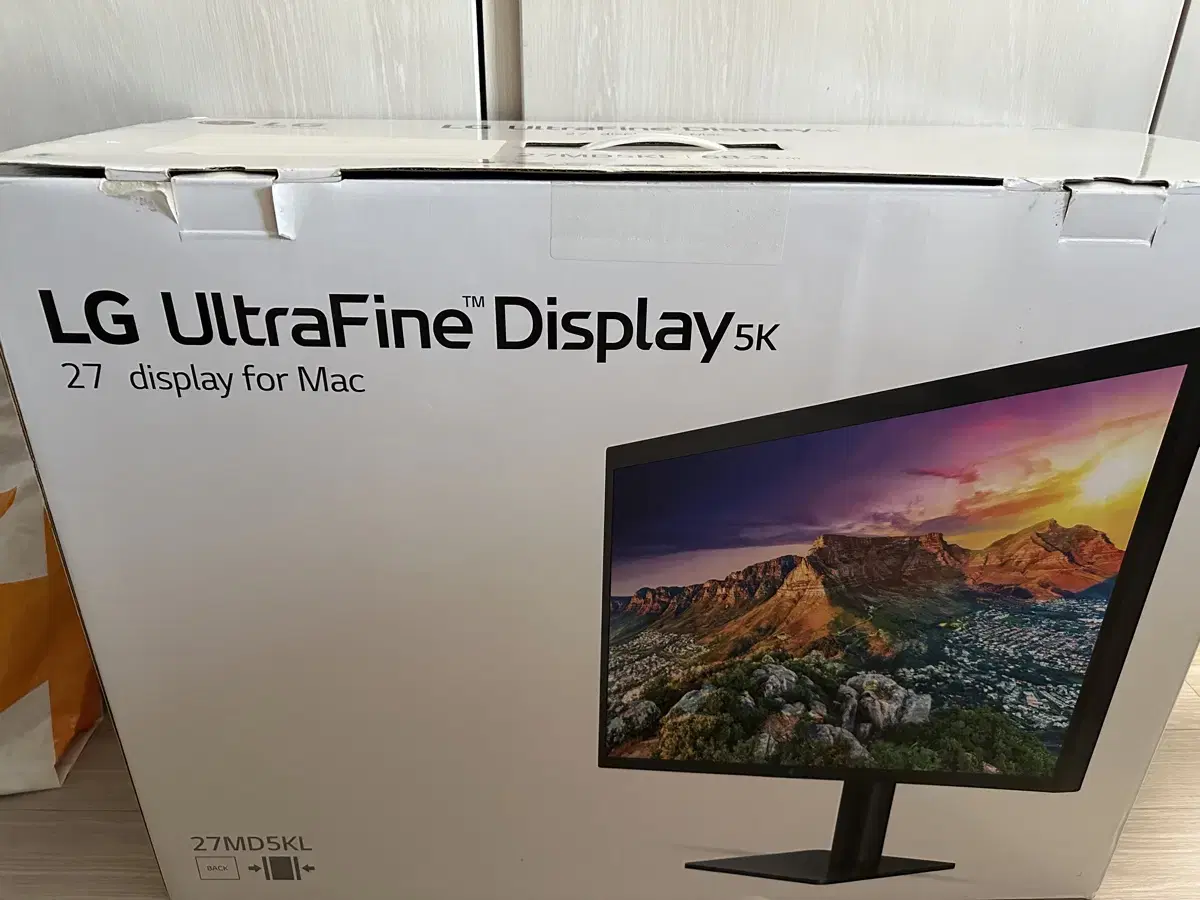 LG UltraFine 5K 27인치 27MD5KL Mac 전용 모니터