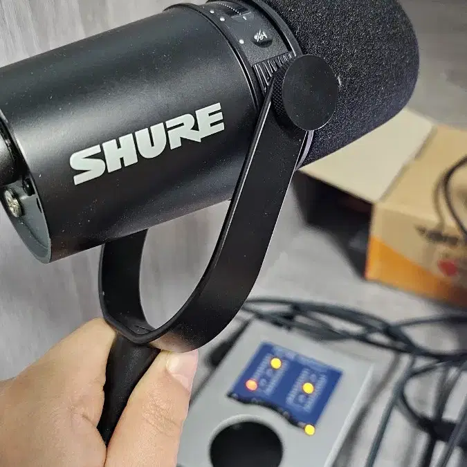 shure mv7 마이크 판매합니다!