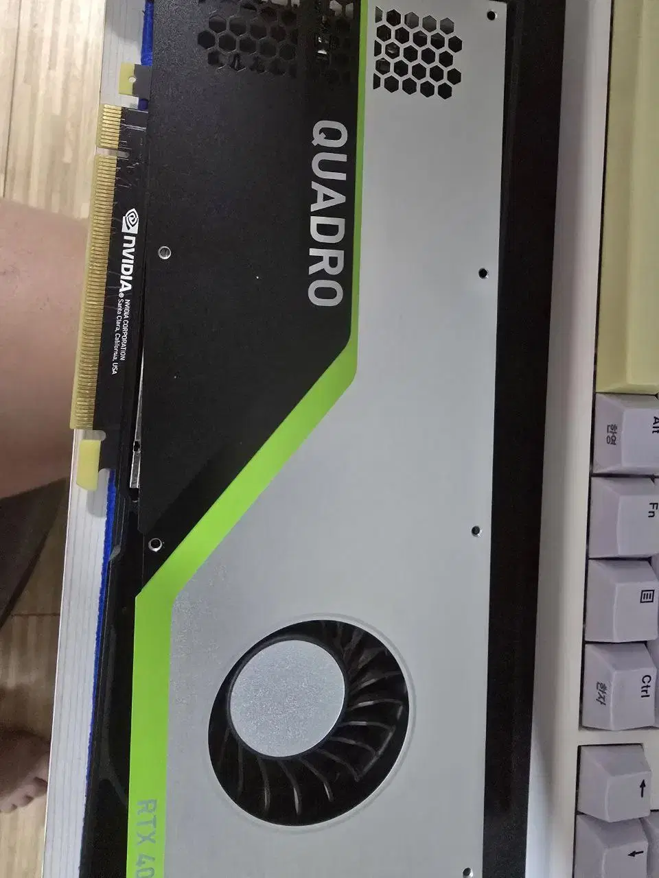 quadro rtx 4000 팝니다.