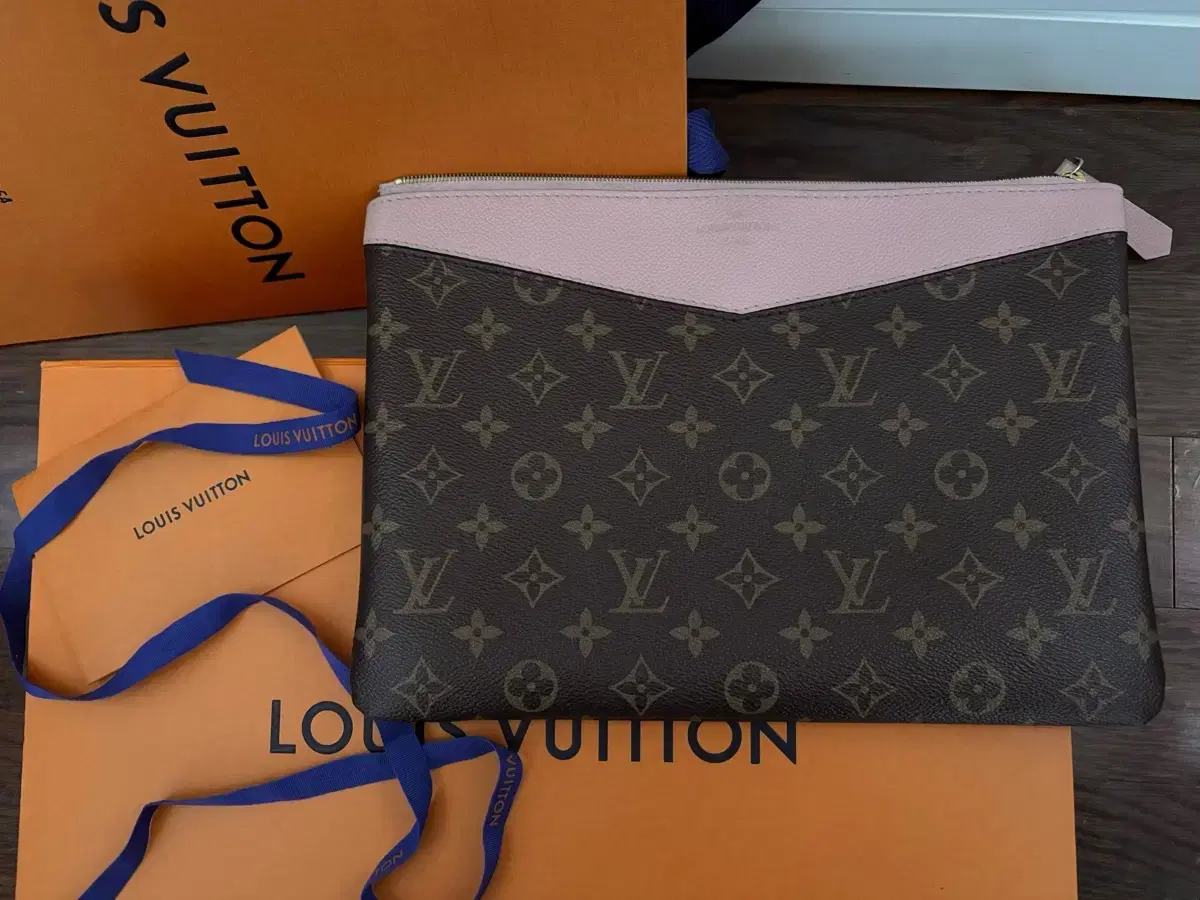 <풀박>Louis Vuitton Daily Clutch Rose Powder<급처!>