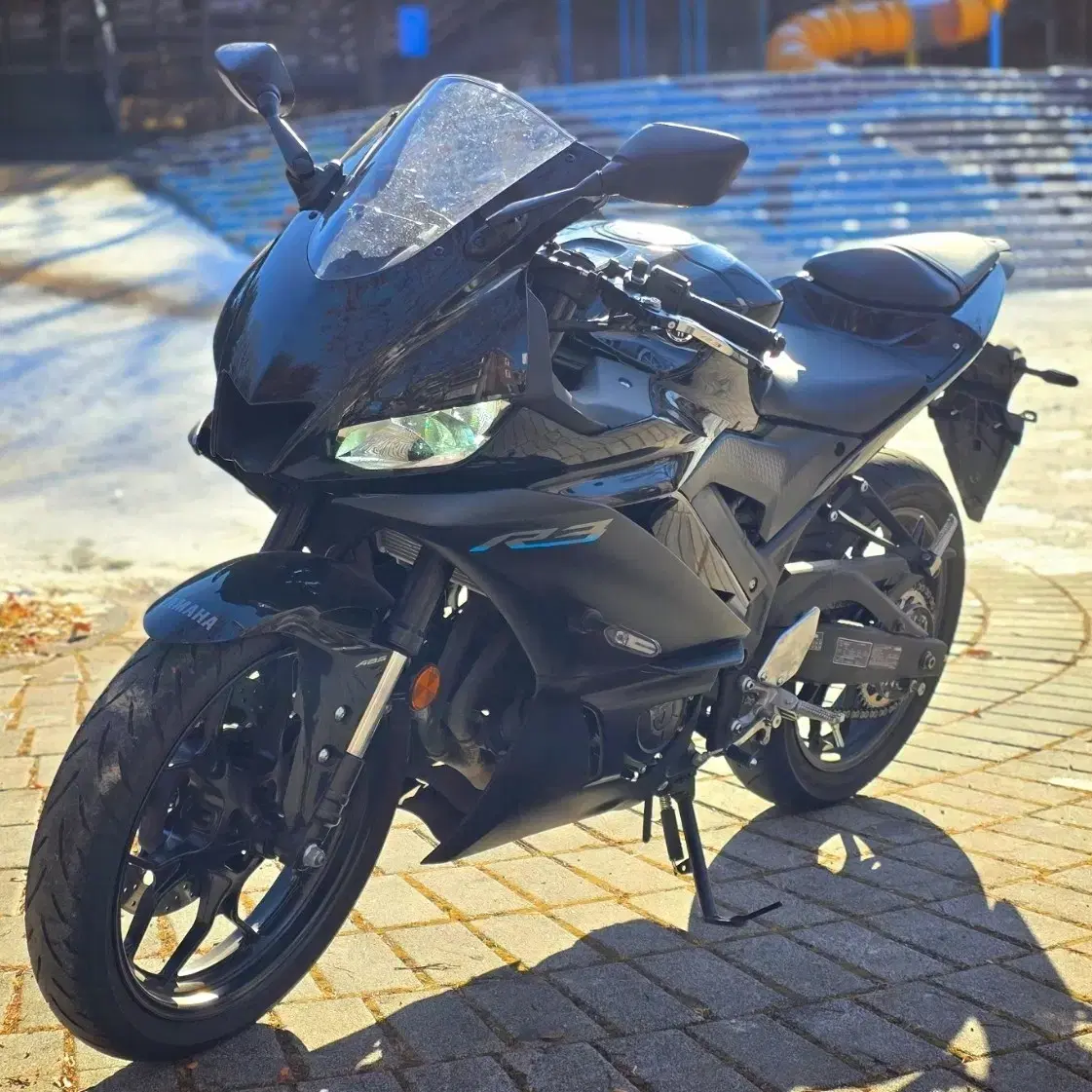 23년식 야마하 YZF-R3 블랙 2300km 신차급 팝니다