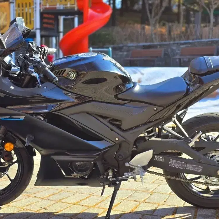 23년식 야마하 YZF-R3 블랙 2300km 신차급 팝니다