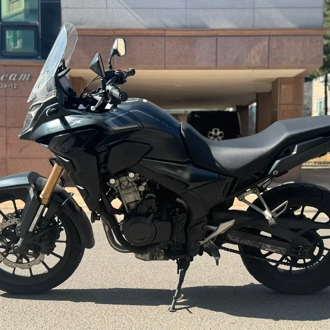 23년식 CB500X 블랙 판매합니다.