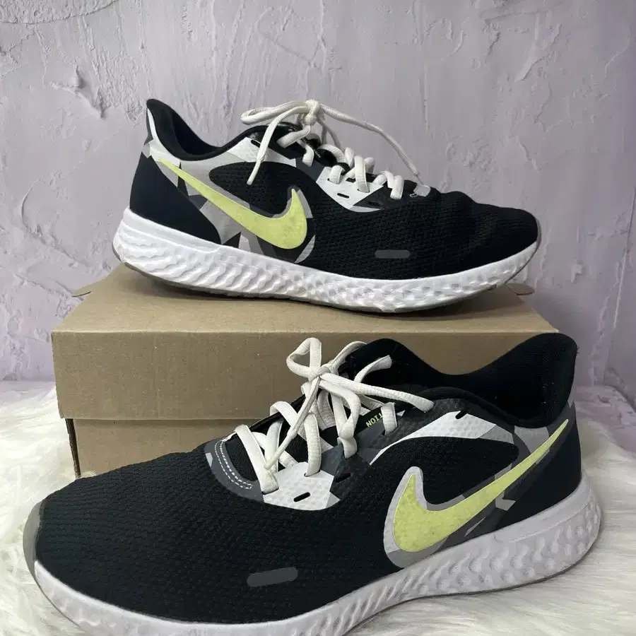 나이키(nike) 레볼루션 5 운동화 런닝화 270mm