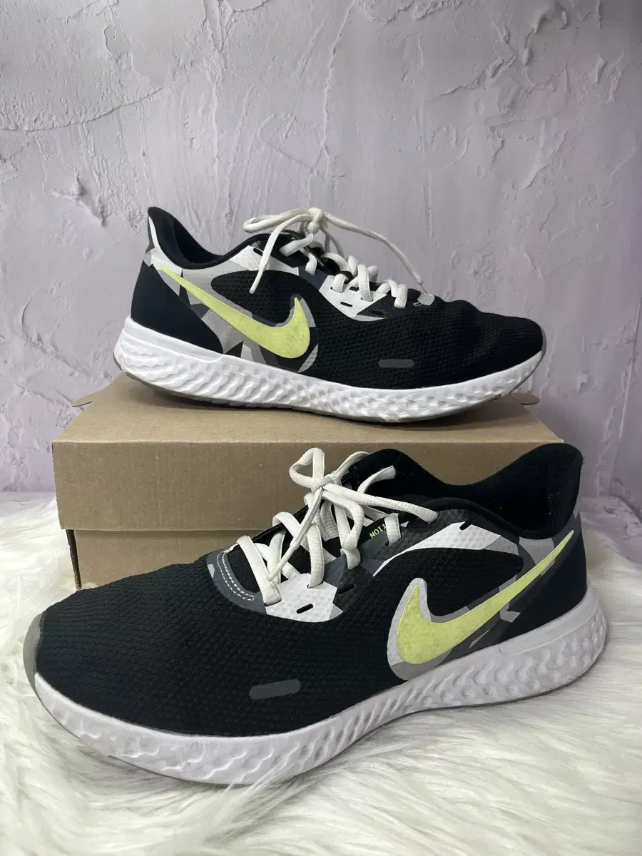 나이키(nike) 레볼루션 5 운동화 런닝화 270mm