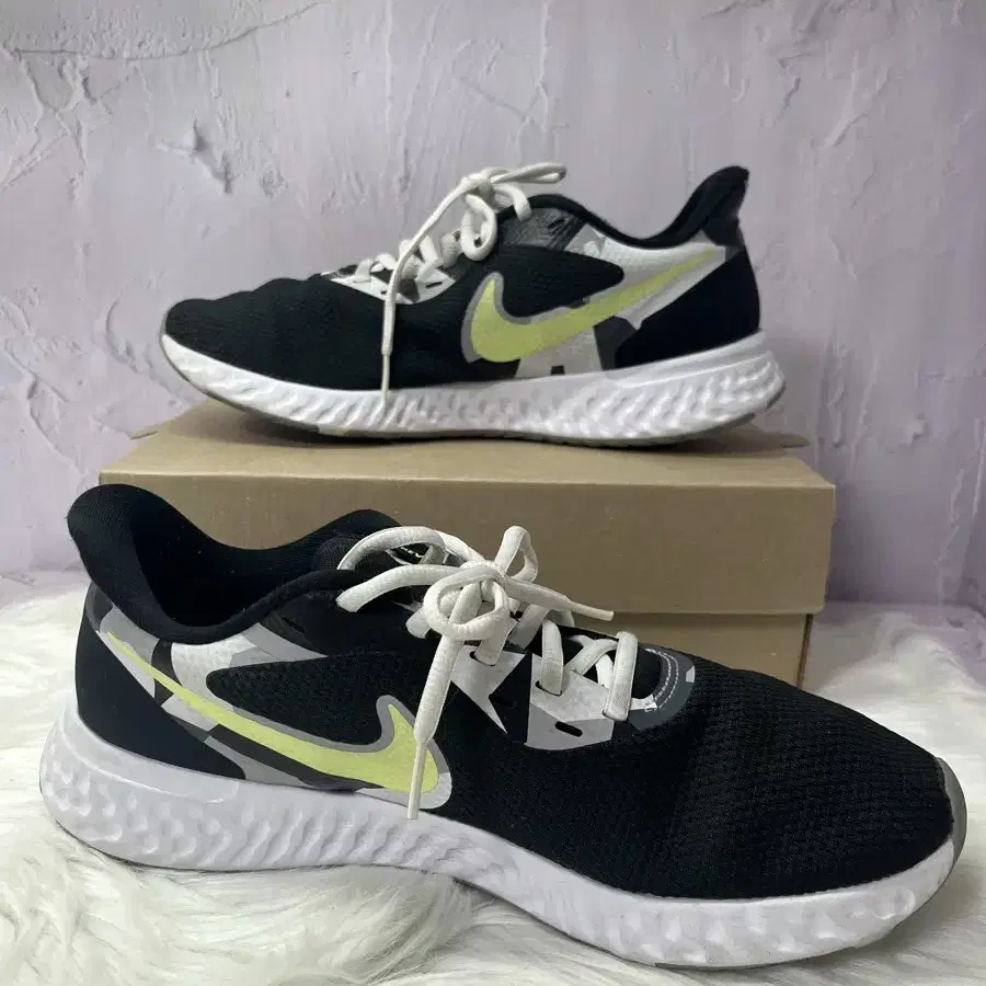 나이키(nike) 레볼루션 5 운동화 런닝화 270mm