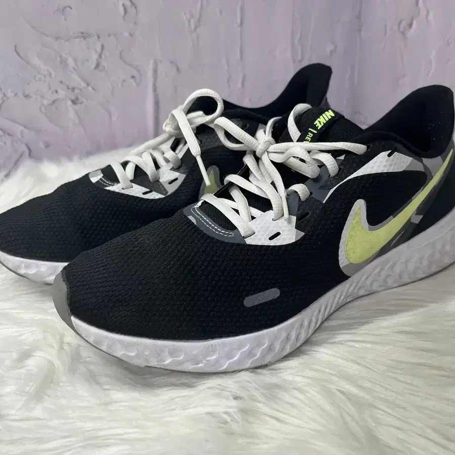 나이키(nike) 레볼루션 5 운동화 런닝화 270mm