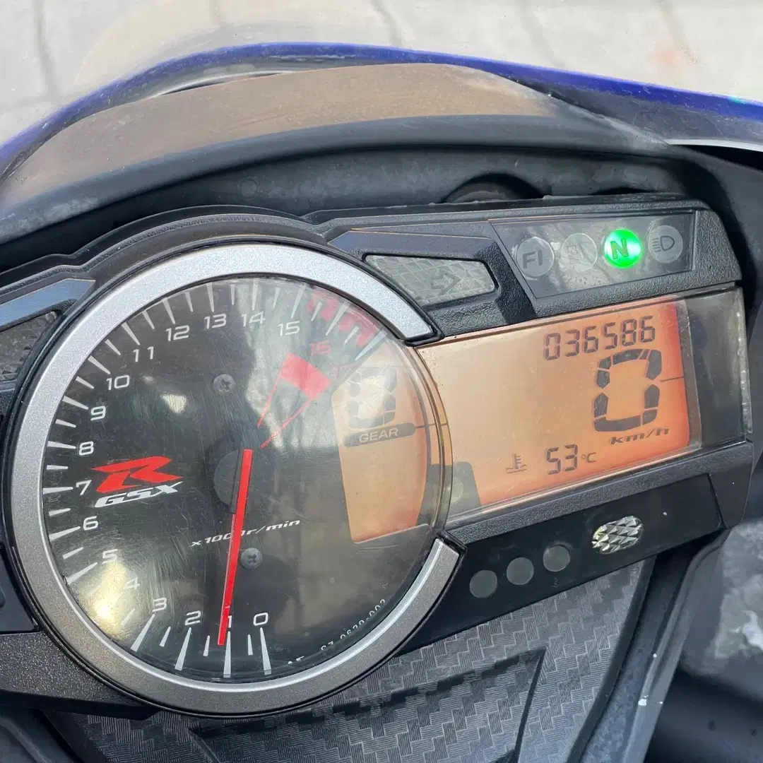 스즈키 GSX R600 16년식 3만KM 판매합니다.