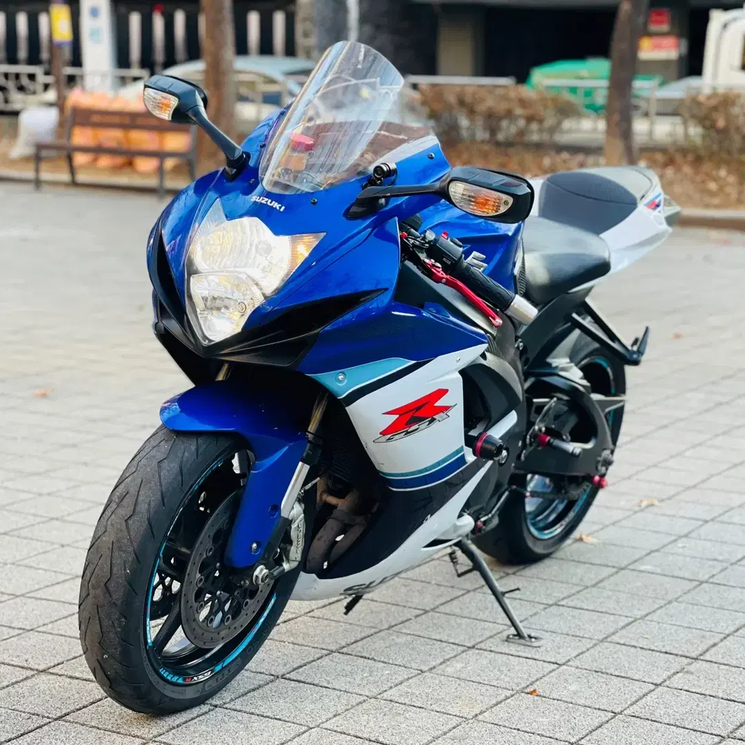 스즈키 GSX R600 16년식 3만KM 판매합니다.