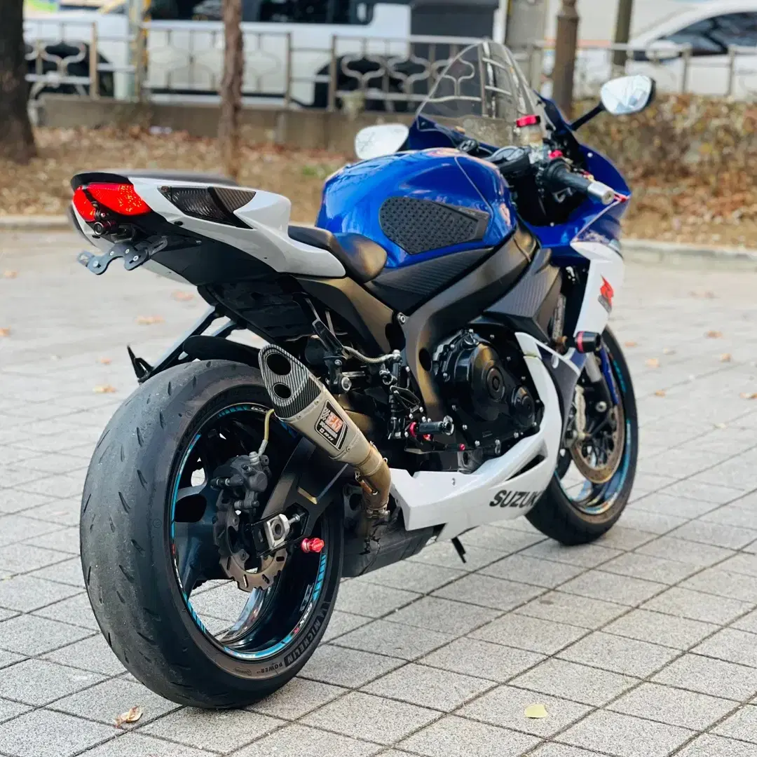 스즈키 GSX R600 16년식 3만KM 판매합니다.