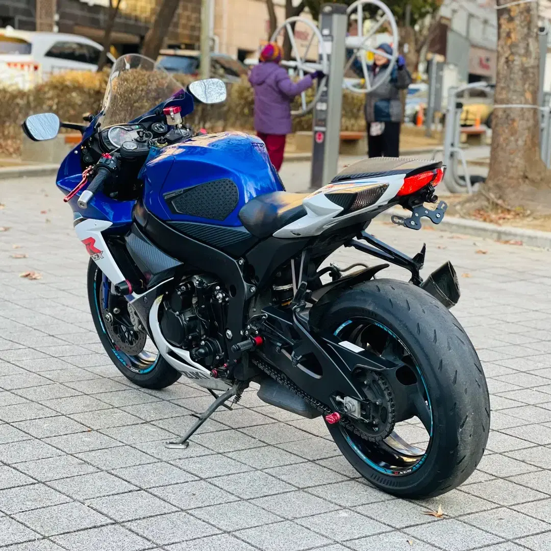 스즈키 GSX R600 16년식 3만KM 판매합니다.