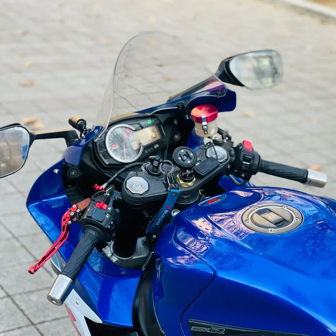 스즈키 GSX R600 16년식 3만KM 판매합니다.