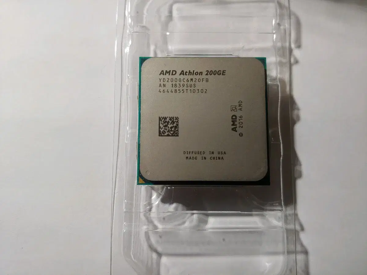 CPU  AMD  200GE