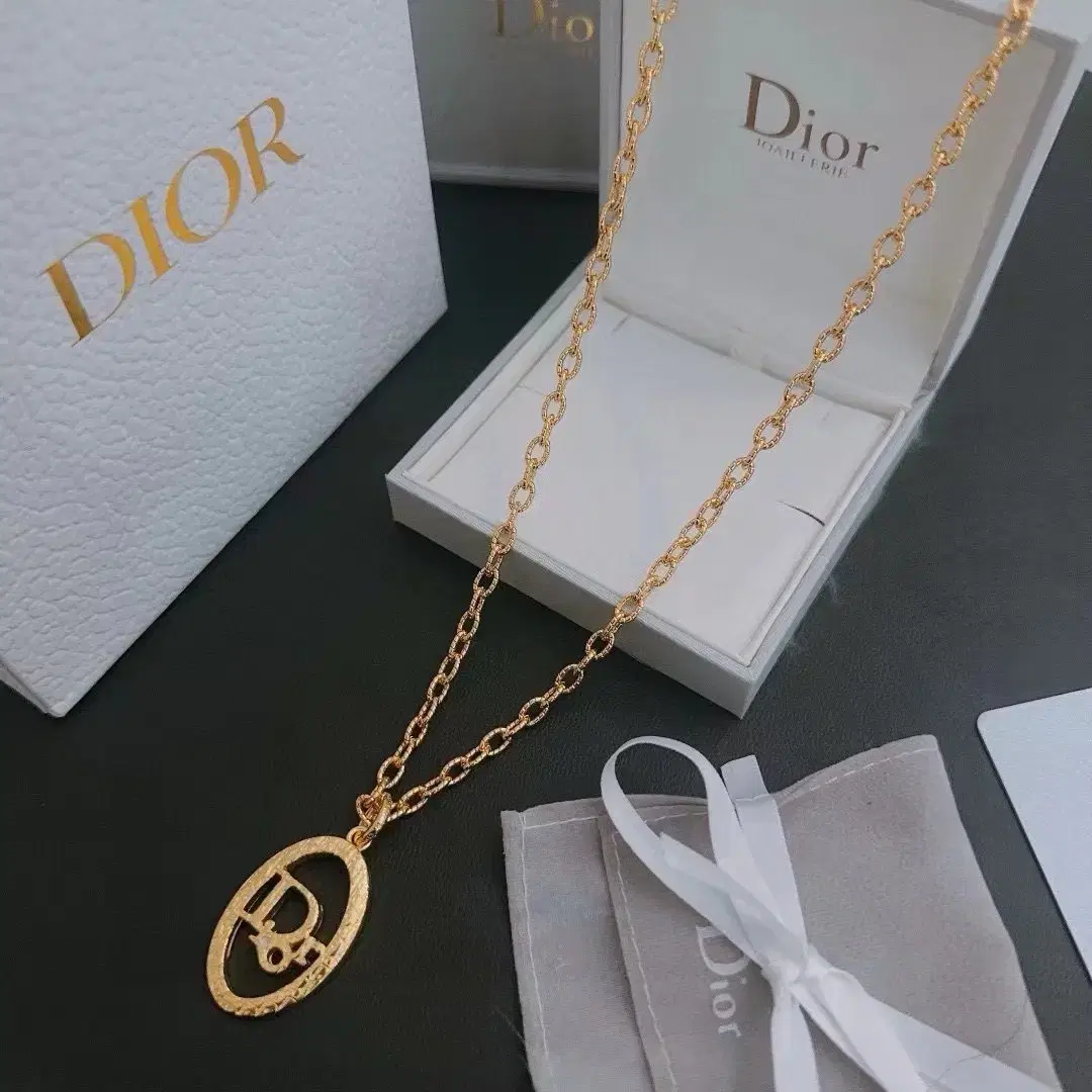 DIOR 디오르 목걸이