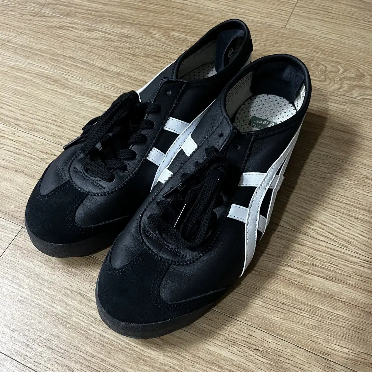 Onitsuka Tiger Mexico 66 Black White