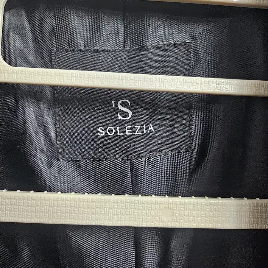 SOLEZIA 모직코트 (캐시미어10%)