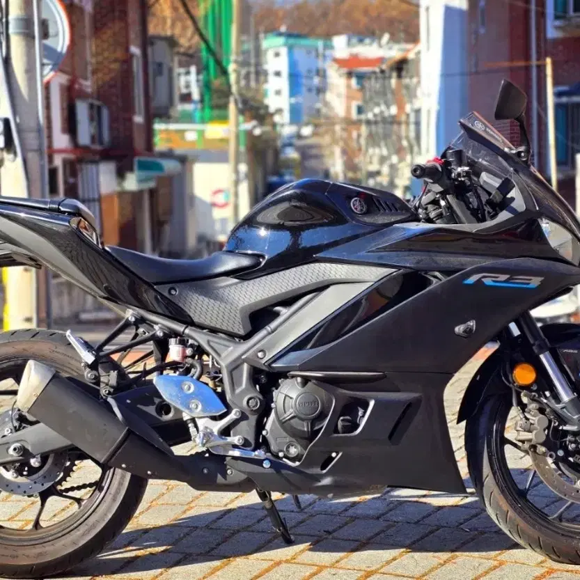 야마하 YZF-R3 23년식 신차급 컨디션 판매합니다