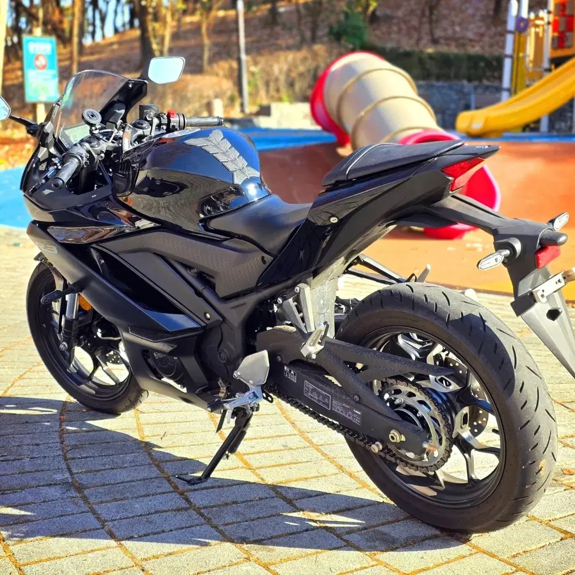 야마하 YZF-R3 23년식 신차급 컨디션 판매합니다