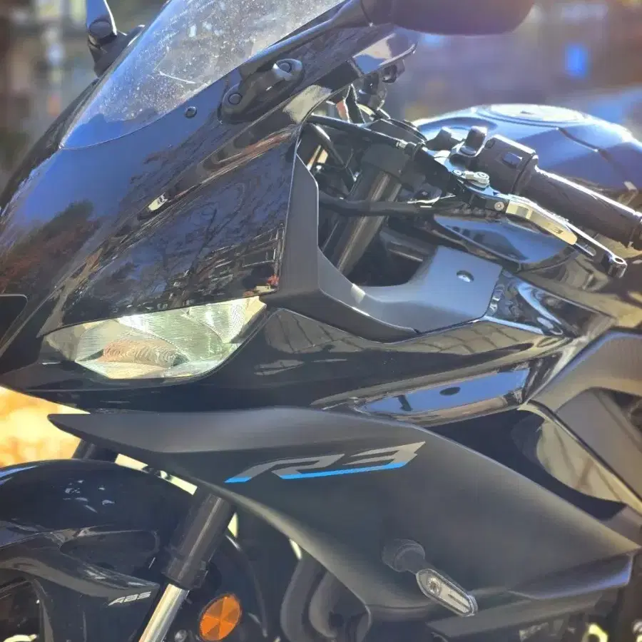 야마하 YZF-R3 23년식 신차급 컨디션 판매합니다