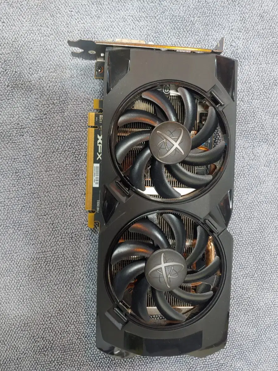 그래픽 카드(라데온RX 480 RS 8 기가바이트)