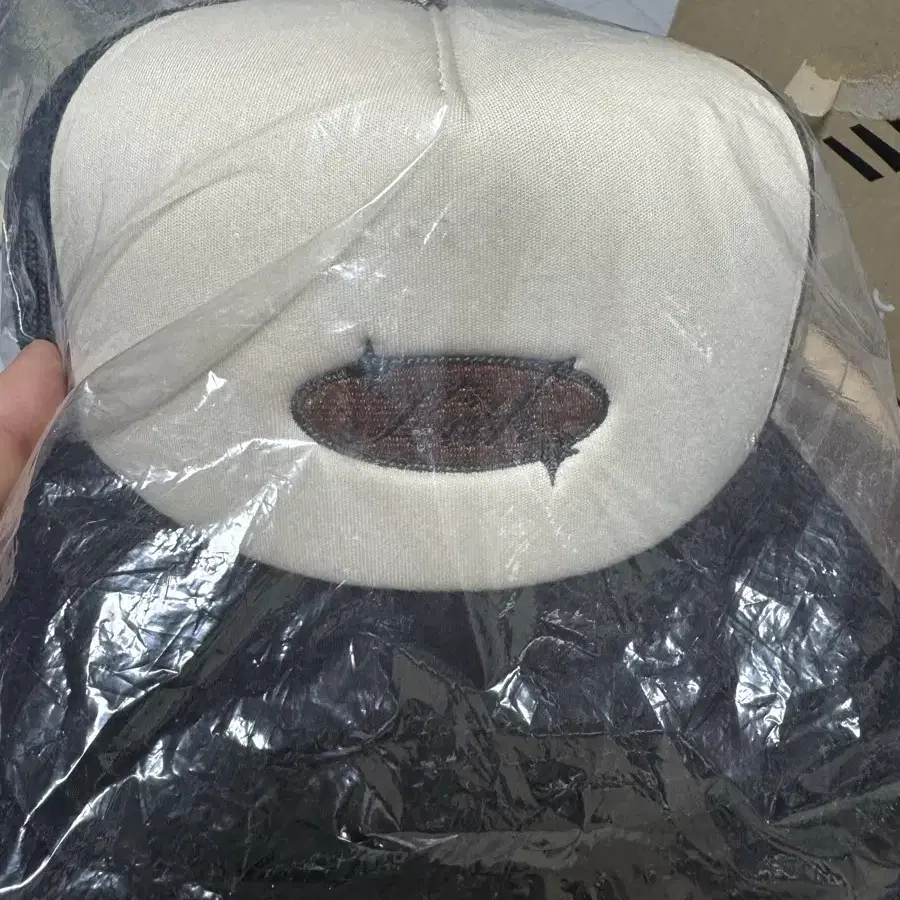 (OS)KITH CLEAN SCRIPT TRUCKER BLACK