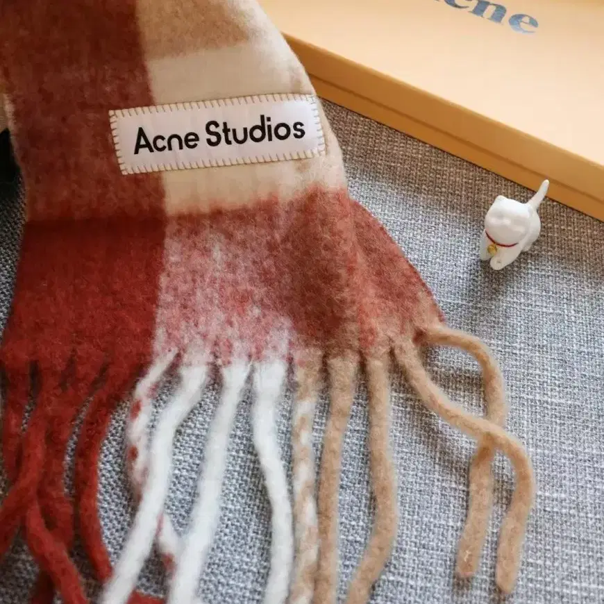 ACNE STUDIO 앙고라 체크 머플러