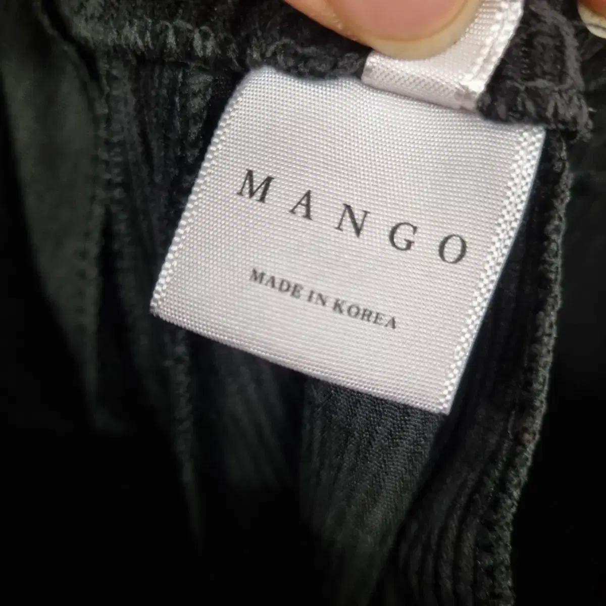 [여성77 size] MANGO 뒷밴딩 골덴 바지